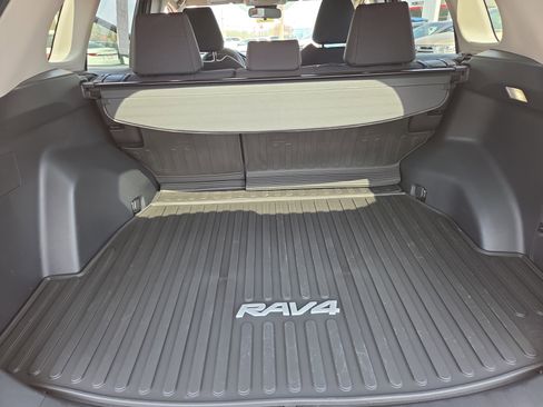 Certified 2025 Toyota RAV4 LE image 33