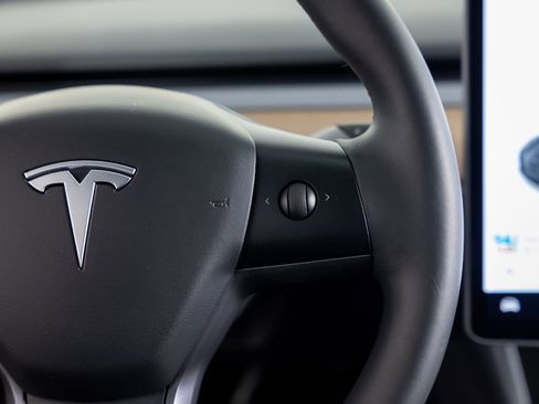 Used 2018 Tesla Model 3 Performance image 31