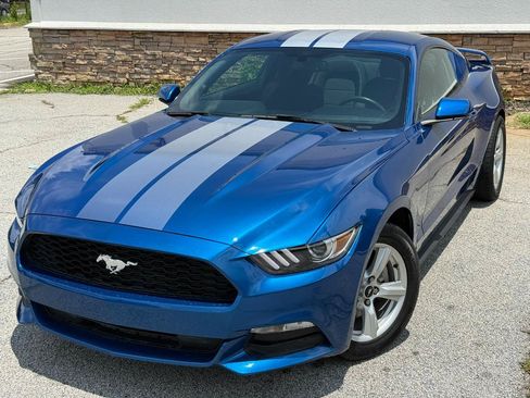 Used 2017 Ford Mustang Coupe RWD image 4