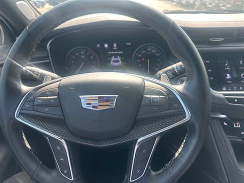 Certified 2025 Cadillac XT5 Sportv w/ Technology Package AWD/4WD image 12
