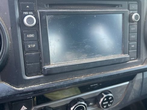 Used 2018 Toyota Tacoma SR RWD image 12