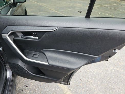 Used 2025 Toyota RAV4 XLE image 17