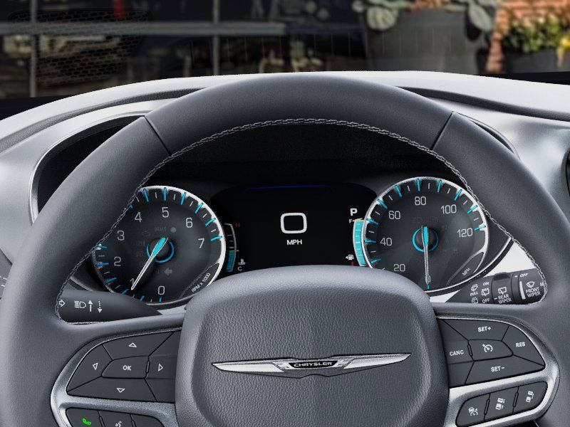 Used 2026 Chrysler Pacifica Select AWD/4WD image 17