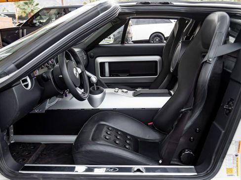 Used 2005 Ford GT image 15