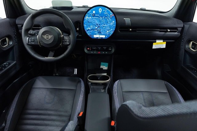 Certified 2026 MINI Cooper 4-Door Hardtop FWD image 19