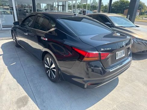 Used 2022 Nissan Altima 2.5 SV FWD image 3