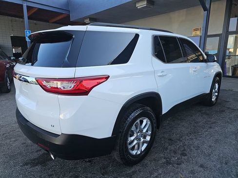 Used 2020 Chevrolet Traverse LT FWD image 3