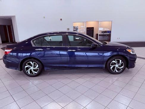Used 2016 Honda Accord LX image 13