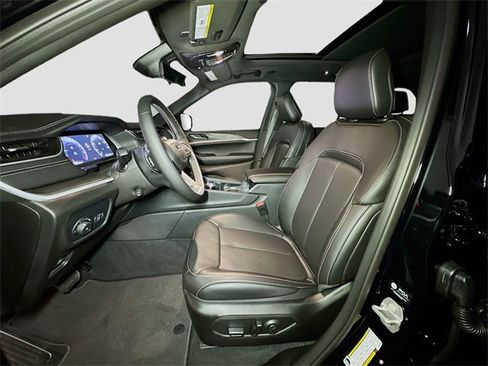 New 2025 Jeep Grand Cherokee Limited w/ Luxury Tech Group II image 14