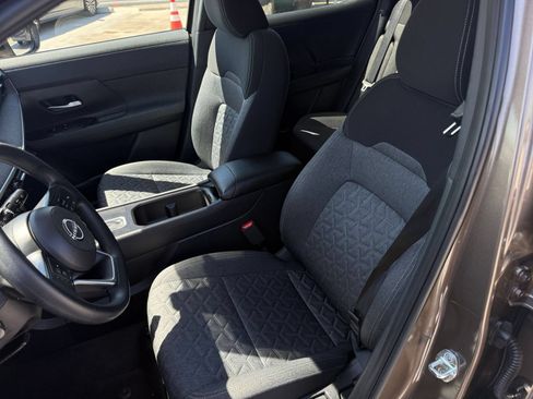 Used 2026 Nissan Kicks SV w/ Cold Weather Package FWD image 34
