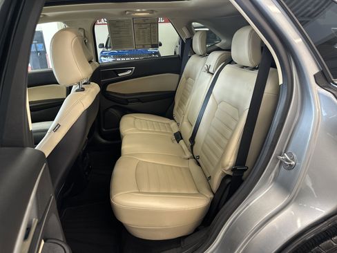 Used 2022 Ford Edge SEL w/ Convenience Package image 6