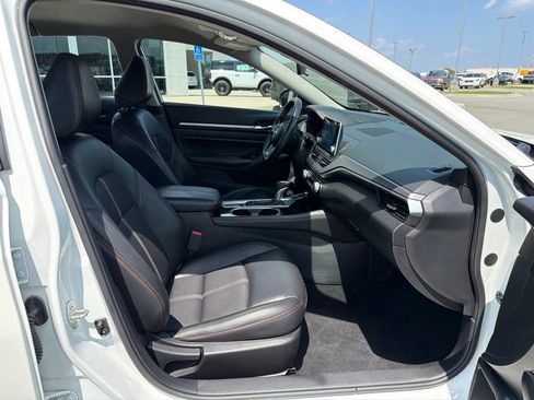 Used 2024 Nissan Altima 2.5 SR AWD/4WD image 21