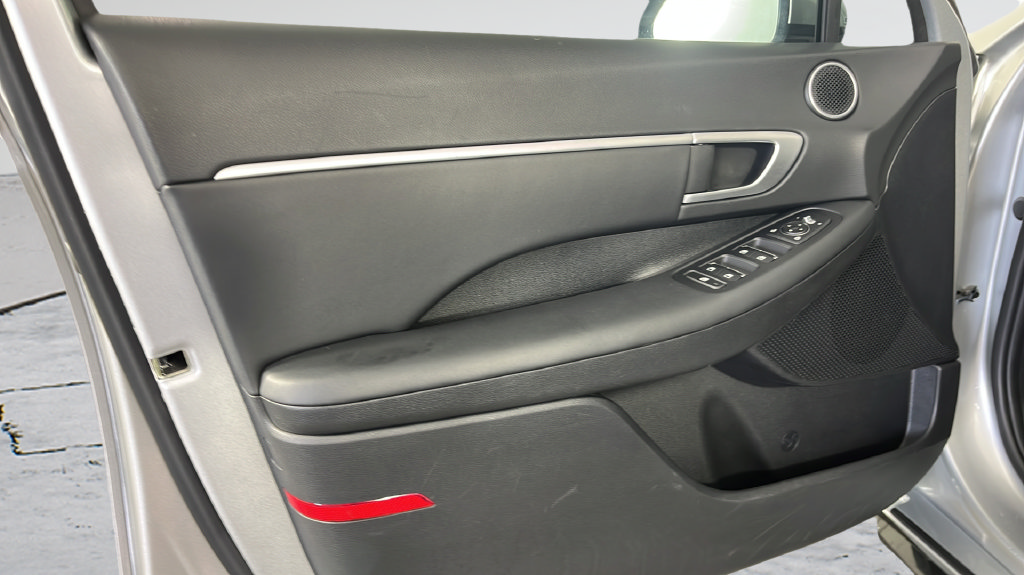 Used 2025 Hyundai Sonata SEL FWD image 13