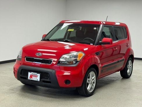 Used 2011 Kia Soul + w/ Audio Pkg image 2