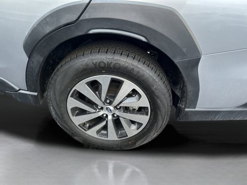 Used 2024 Subaru Outback Premium image 19