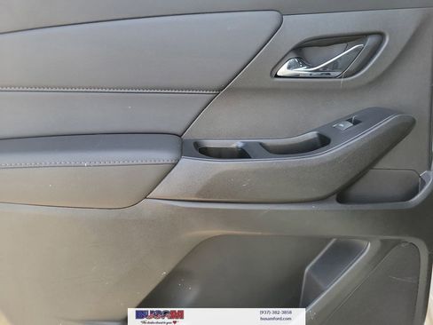 Used 2023 Chevrolet Traverse LT FWD image 14