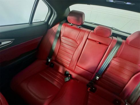 Used 2021 Alfa Romeo Giulia Ti Sport image 12