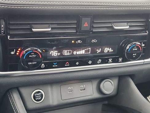 Used 2021 Nissan Rogue SL w/ Premium Package image 15