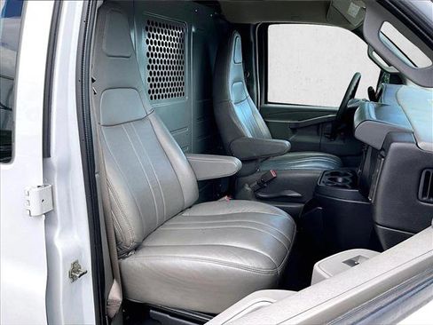 Used 2022 Chevrolet Express 2500 w/ Driver Convenience Package image 9