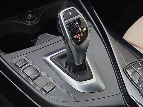 Used 2017 BMW 230i xDrive Convertible image 21