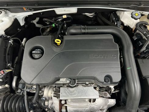Used 2024 Chevrolet Malibu LT FWD image 24