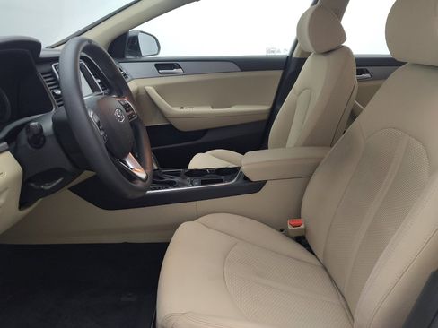 Used 2019 Hyundai Sonata SE w/ Cargo Package FWD image 17