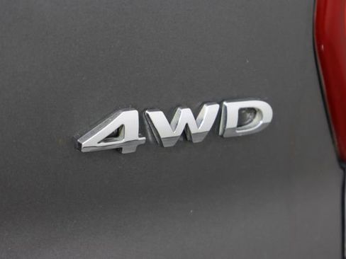 Certified 2018 Ford Explorer XLT w/ Equipment Group 202A image 26