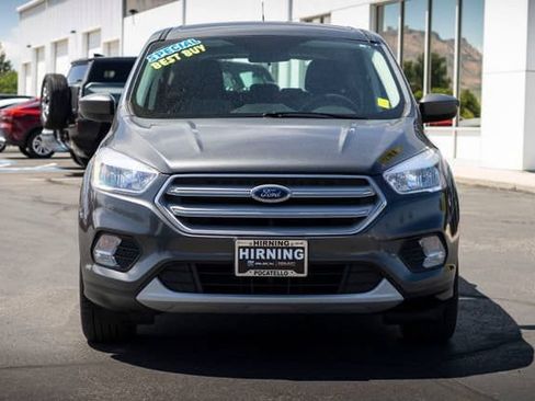 Used 2019 Ford Escape SE FWD image 2