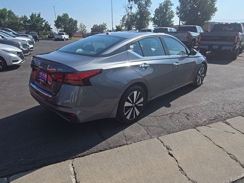 Used 2021 Nissan Altima 2.5 SV FWD image 5