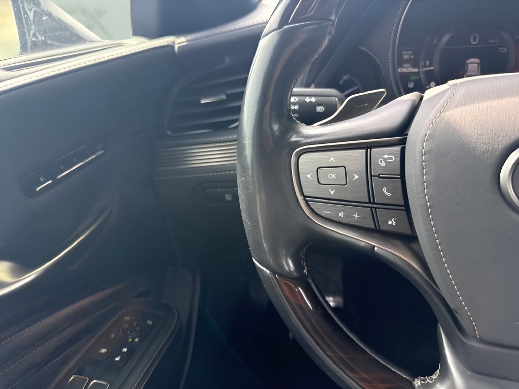Used 2018 Lexus LS 500 w/ Interior Upgrade Package RWD image 17