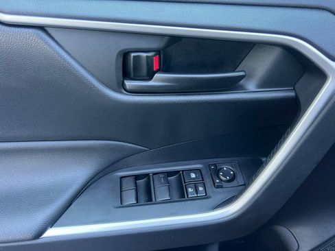 Certified 2022 Toyota RAV4 LE image 11