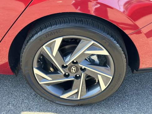 Used 2024 Hyundai Elantra SEL w/ Convenience Package image 20