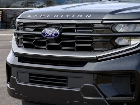 New 2027 Ford Expedition Platinum w/ Driver's Package AWD/4WD image 17