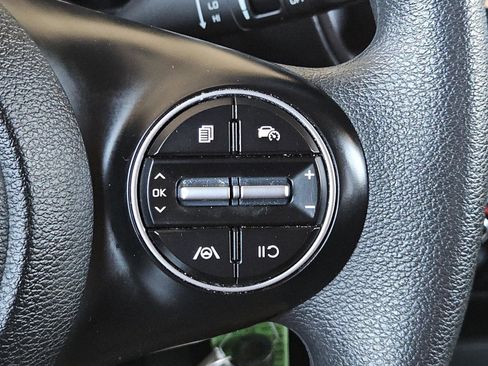 Used 2023 Kia Soul LX w/ LX Technology Package image 18