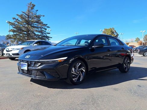 Used 2024 Hyundai Elantra SEL w/ Convenience Package image 7