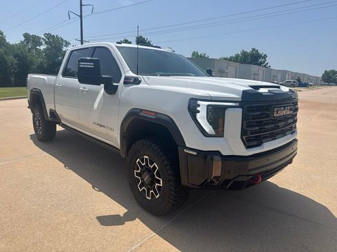 Used 2024 GMC Sierra 2500 AT4X AWD/4WD image 8