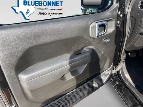 Used 2026 Jeep Wrangler Sport AWD/4WD image 10