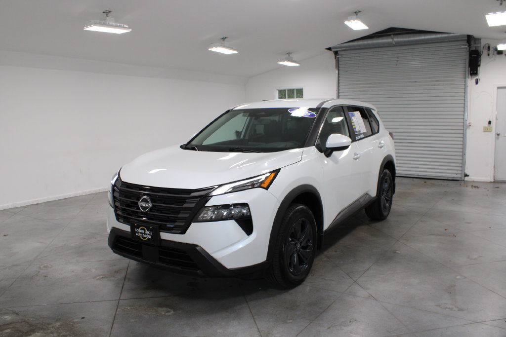 Used 2026 Nissan Rogue SV w/ Cold Weather Package FWD image 4