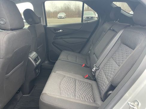 Used 2019 Chevrolet Equinox LT w/ Driver Convenience Package image 12