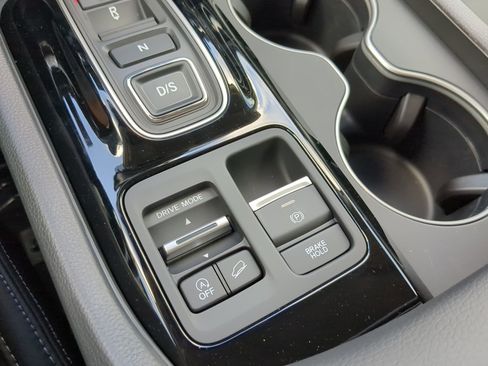 New 2025 Honda Pilot Touring image 30