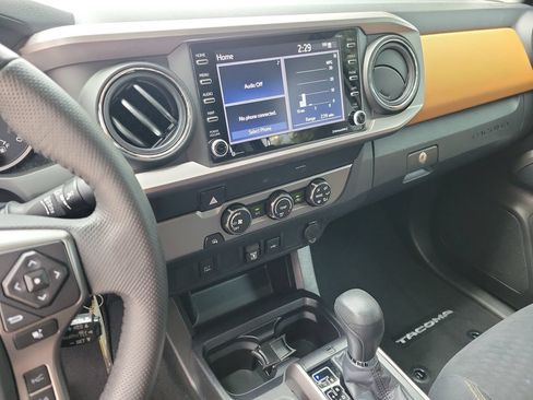 Used 2020 Toyota Tacoma SR5 RWD image 23