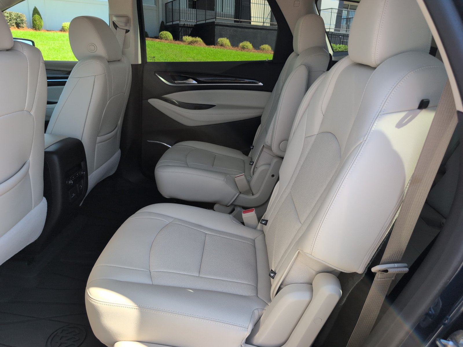 Used 2023 Buick Enclave Essence w/ Experience Buick Package FWD image 19