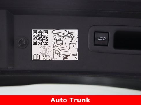 Used 2024 Toyota Highlander XLE image 35