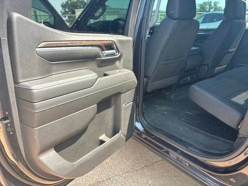 Used 2022 Chevrolet Silverado 1500 LT AWD/4WD image 16