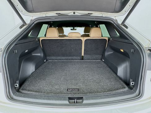 Used 2020 Volkswagen Atlas Cross Sport SE image 17