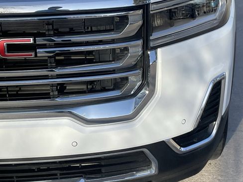 Used 2023 GMC Acadia SLE w/ Driver Convenience Package image 7