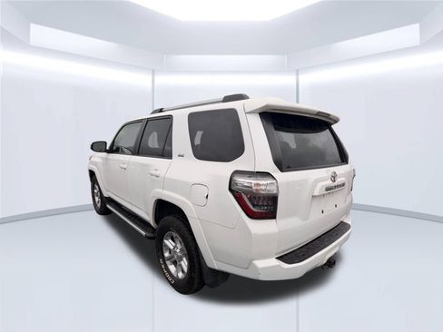 Used 2021 Toyota 4Runner SR5 Premium w/ Moonroof Package AWD/4WD image 4