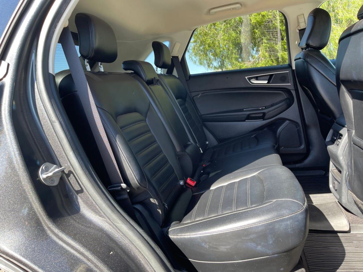 Used 2020 Ford Edge SEL AWD/4WD image 25