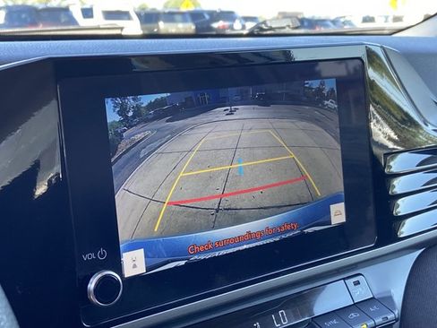 Used 2025 Toyota Camry LE FWD image 34