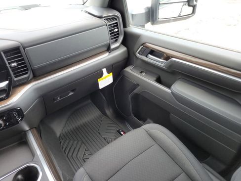 New 2025 Chevrolet Silverado 2500 LT w/ Safety Package AWD/4WD image 13